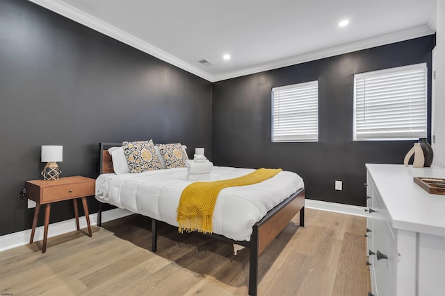 129 Seaside, Atlantic City, NJ 08401 - bedroom featuring recessed lighting, light wood-type flooring, crown molding, visible vents, and baseboards