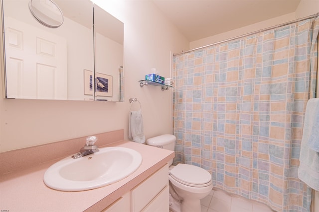 full bath featuring vanity, tile patterned floors, a shower with curtain, and toilet