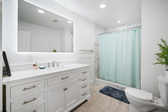 104 Van Sant Ave, Linwood, NJ 08221 - full bathroom featuring visible vents, vanity, toilet, a shower with shower curtain, and recessed lighting
