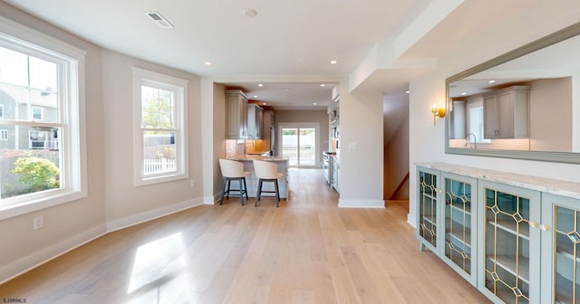 933 Oak Grv, Linwood, NJ 08221 - living room featuring recessed lighting, baseboards, light wood-type flooring, and visible vents