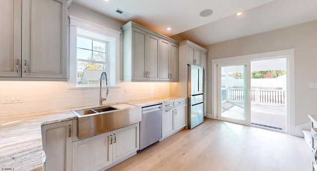 933 Oak Grv, Linwood, NJ 08221 - kitchen featuring a sink, plenty of natural light, stainless steel appliances, and visible vents