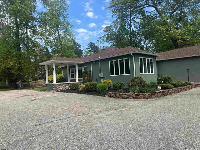 862 Central Ave, Hammonton, NJ 08037 - view of front of home featuring covered porch and stucco siding