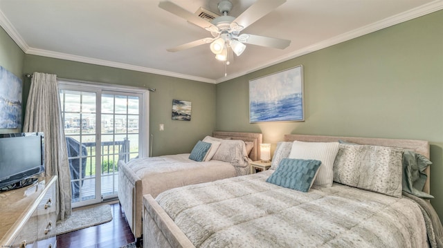 bedroom with access to exterior, crown molding, dark wood finished floors, and a ceiling fan