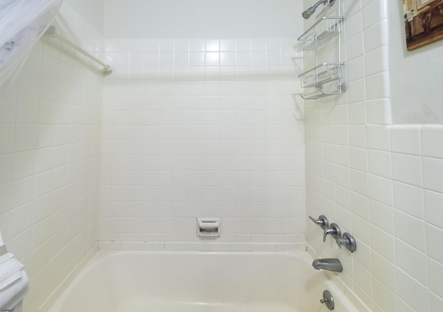 full bath featuring bathing tub / shower combination