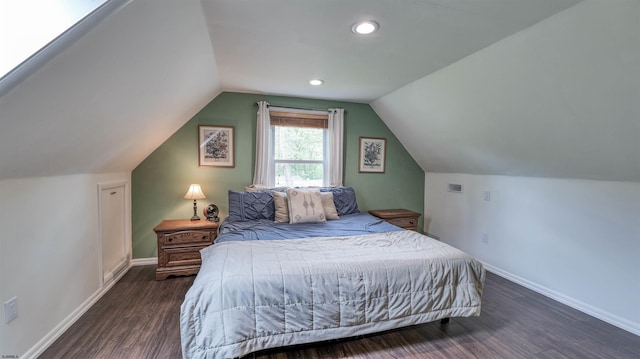 31 English Ln, Egg Harbor Township, NJ 08234 - bedroom featuring dark wood-style floors, baseboards, lofted ceiling, and recessed lighting