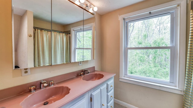 31 English Ln, Egg Harbor Township, NJ 08234 - full bath featuring double vanity, baseboards, and a shower with curtain