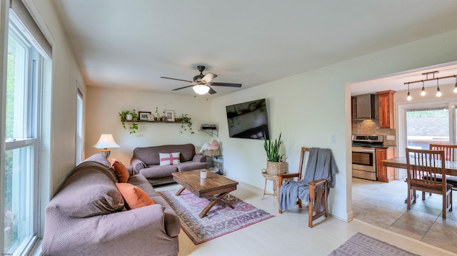 31 English Ln, Egg Harbor Township, NJ 08234 - living area featuring ceiling fan