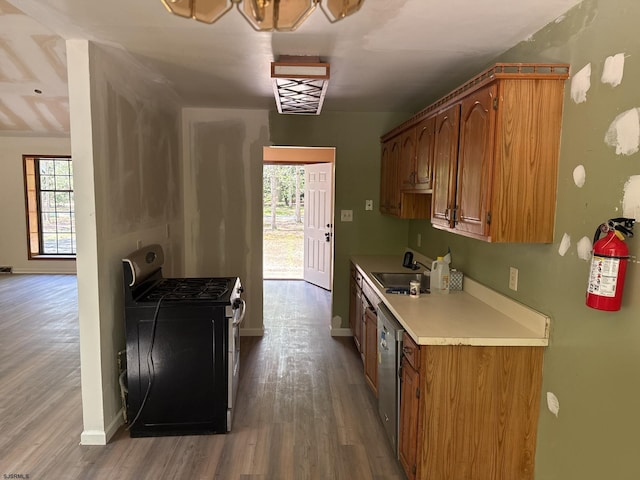205 Country Ln, Galloway Township, NJ 08205 - kitchen with appliances with stainless steel finishes, wood finished floors, plenty of natural light, and baseboards