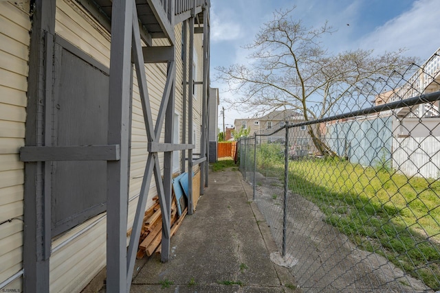 32 N Florida Ave, Atlantic City, NJ 08401 - view of home's exterior with fence