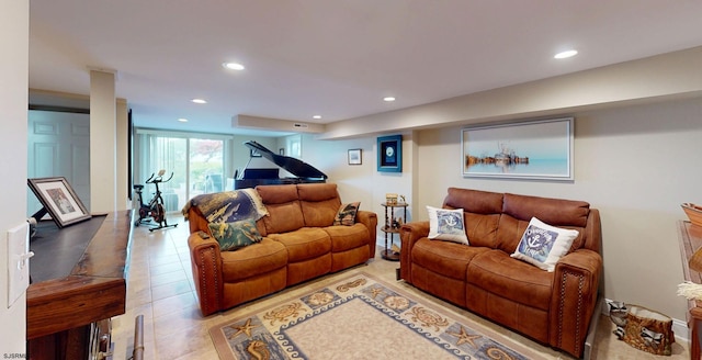 living room featuring recessed lighting