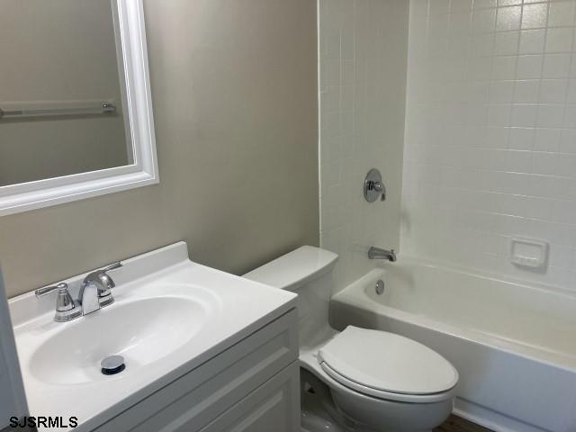 120 Heathercroft Unit 120, Egg Harbor Township, NJ 08234 - bathroom featuring toilet, vanity, and shower / bath combination