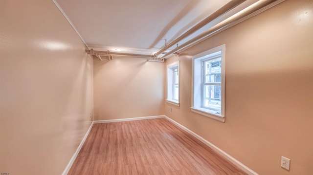 25 N Aberdeen Pl, Atlantic City, NJ 08401 - unfurnished room with light wood-type flooring and baseboards