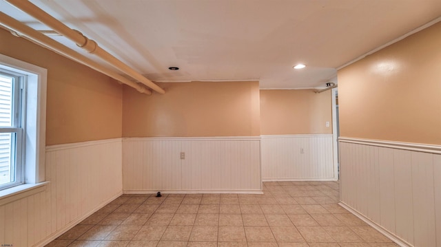 25 N Aberdeen Pl, Atlantic City, NJ 08401 - spare room featuring wainscoting, healthy amount of natural light, recessed lighting, and light tile patterned flooring
