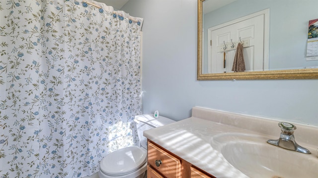 921 Navajo Ave, Absecon, NJ 08201 - full bath featuring toilet, vanity, and a shower with shower curtain