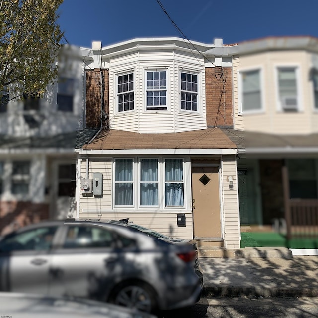 725 Green St, Atlantic City, NJ 08401 - townhome / multi-family property featuring entry steps