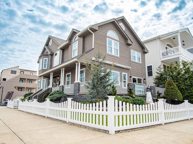 2608 Oberon Ave, Longport, NJ 08403 - view of property featuring covered porch and a fenced front yard