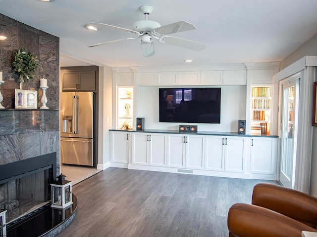 2608 Oberon Ave, Longport, NJ 08403 - living area featuring light wood-type flooring, ceiling fan, and recessed lighting