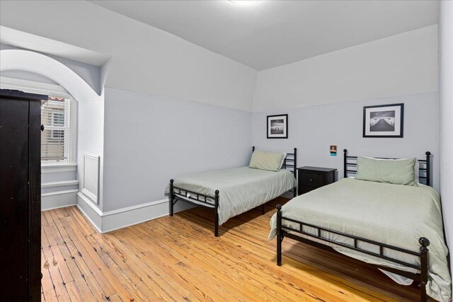 103 S Austin Ave, Ventnor, NJ 08406 - bedroom featuring light wood finished floors and baseboards