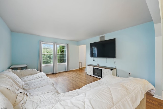 101 Sycamore Ave, Egg Harbor Township, NJ 08234 - living room with wood finished floors and baseboards