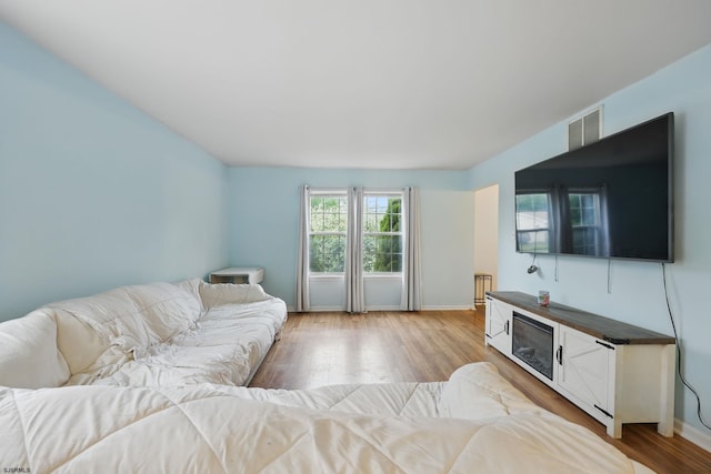 101 Sycamore Ave, Egg Harbor Township, NJ 08234 - living area with light wood-style flooring and baseboards