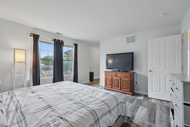 101 Sycamore Ave, Egg Harbor Township, NJ 08234 - bedroom with wood finished floors and baseboards