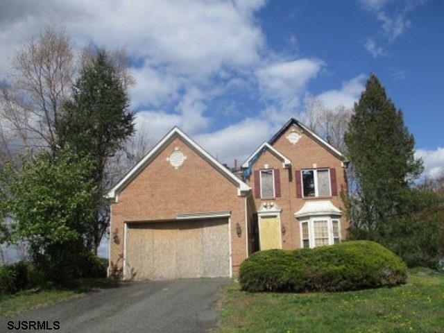 2 Deerfield Dr, Bridgeton, NJ 08302 - traditional home with asphalt driveway and a garage