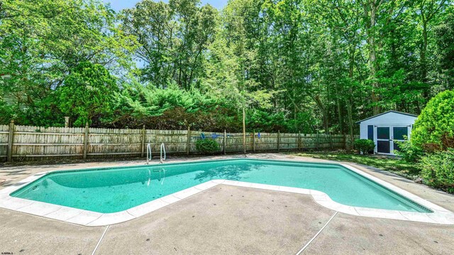 11 Carann Ln, Egg Harbor Township, NJ 08234 - view of pool with a patio area and a fenced backyard