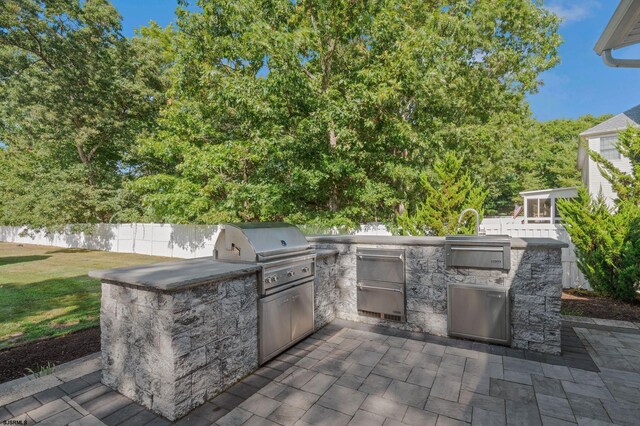 515 Bella Ct, Galloway Township, NJ 08205 - view of patio featuring a sink
