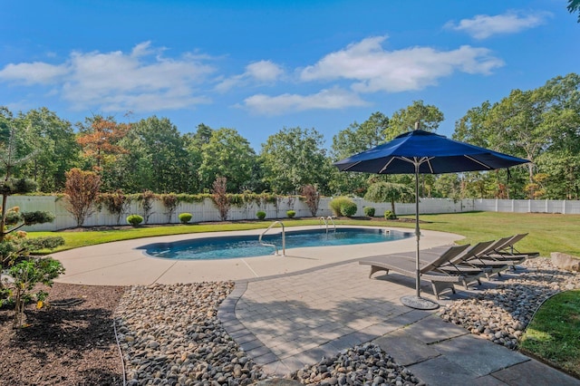 515 Bella Ct, Galloway Township, NJ 08205 - view of swimming pool with a patio