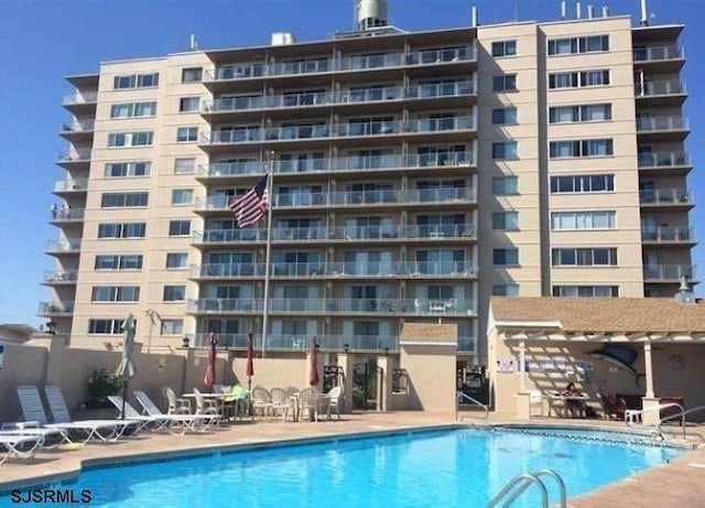 6101 Monmouth Ave Unit 201, Ventnor, NJ 08406 - view of community pool