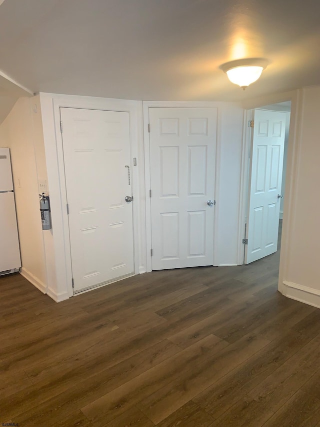 212 N Suffolk Ave, Ventnor Heights, NJ 08406 - foyer with dark wood-style floors and baseboards
