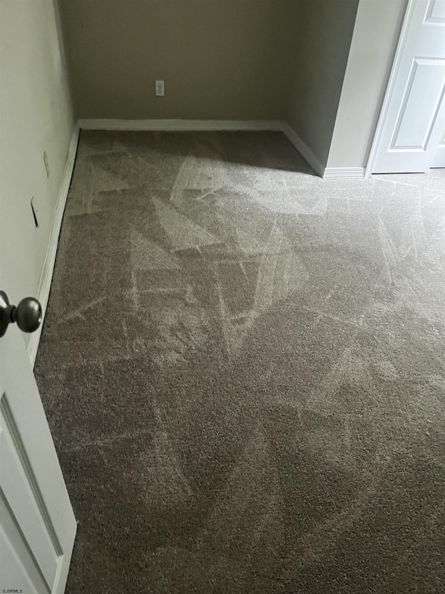 2510 Ridge Ave, Egg Harbor Township, NJ 08234 - detailed view of carpet and baseboards