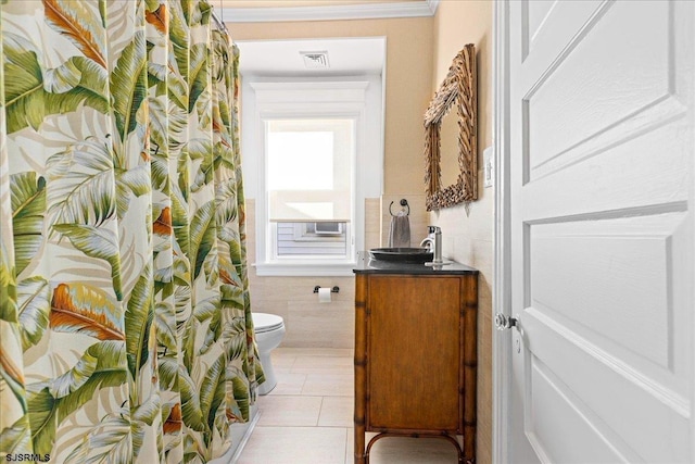7 N Surrey Ave, Ventnor, NJ 08406 - full bath with vanity, toilet, tile walls, tile patterned flooring, and a shower with curtain