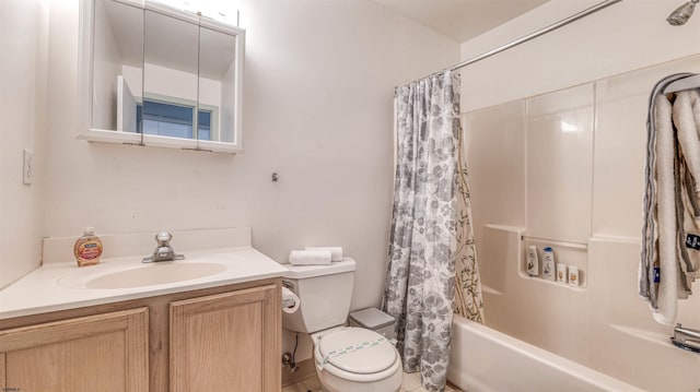 332 N Massachusetts Ave, Atlantic City, NJ 08401 - bathroom featuring toilet, vanity, and shower / bathtub combination with curtain
