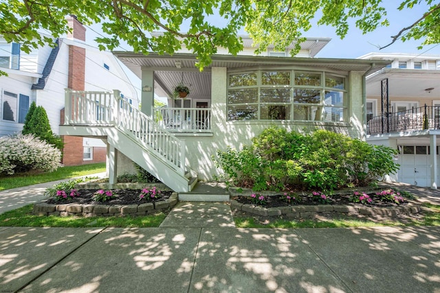 14 N Cambridge Ave, Ventnor, NJ 08406 - view of front facade with stairway and a porch