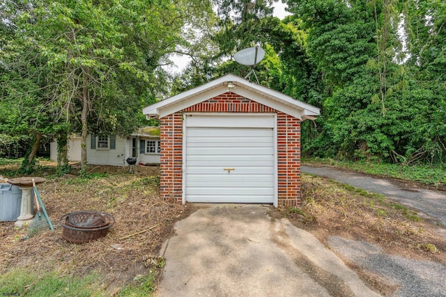112 Kirklin Ave, Linwood, NJ 08221 - garage with driveway