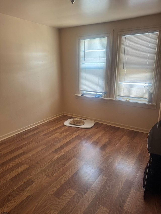 118 N Morris Ave, Atlantic City, NJ 08401 - unfurnished room with wood finished floors and baseboards