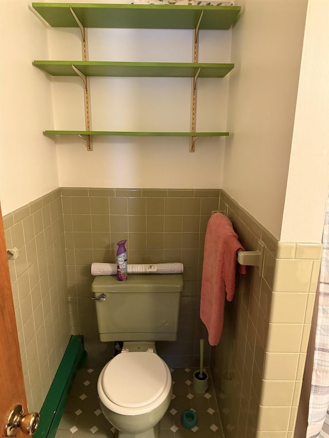 170 E Holly Ln Unit 170, Little Egg Harbor, NJ 08087 - bathroom featuring tile walls and wainscoting