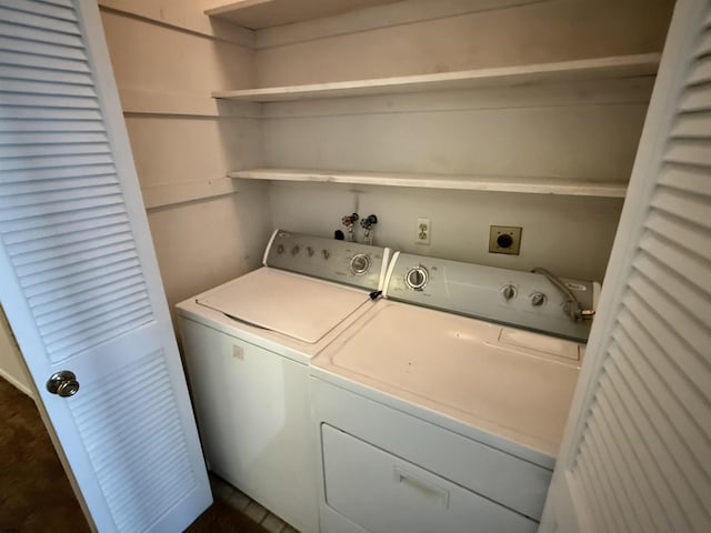 170 E Holly Ln Unit 170, Little Egg Harbor, NJ 08087 - laundry area featuring independent washer and dryer