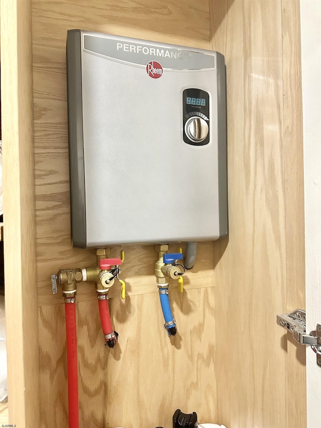 57 Waterview Dr Unit 57, Galloway Township, NJ 08205 - detailed view of water heater