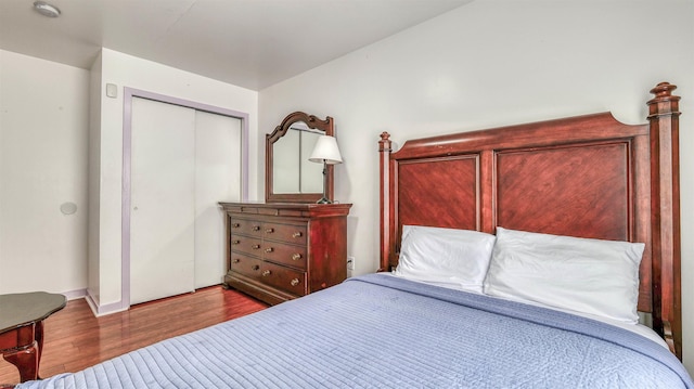 332 N Massachusetts Ave, Atlantic City, NJ 08401 - bedroom with wood finished floors and a closet