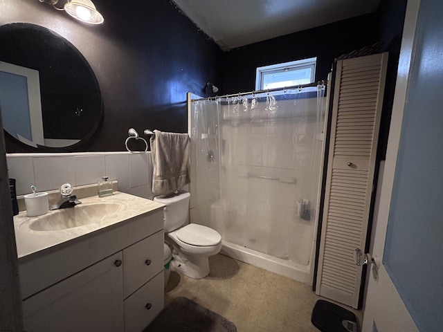 215 N Dorset, Ventnor Heights, NJ 08406 - bathroom with a closet, vanity, curtained shower, and tile walls