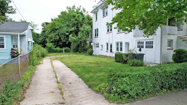 717 Wabash Ave, Atlantic City, NJ 08401 - view of yard featuring driveway