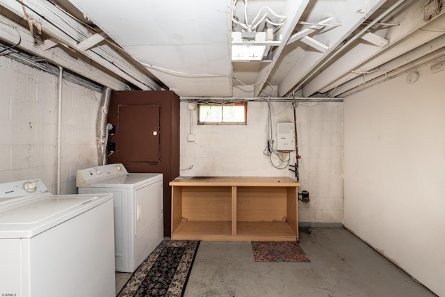3821 Brookhaven Dr, Vineland, NJ 08361 - laundry area with washer and dryer