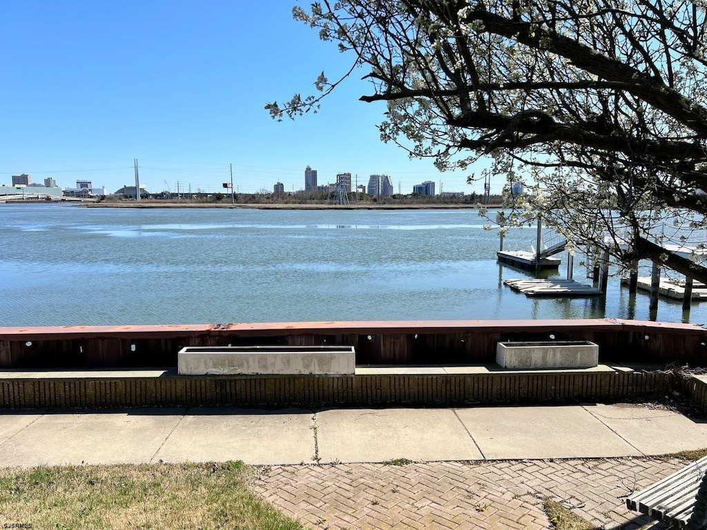 1512 W Riverside Dr, Atlantic City, NJ 08401