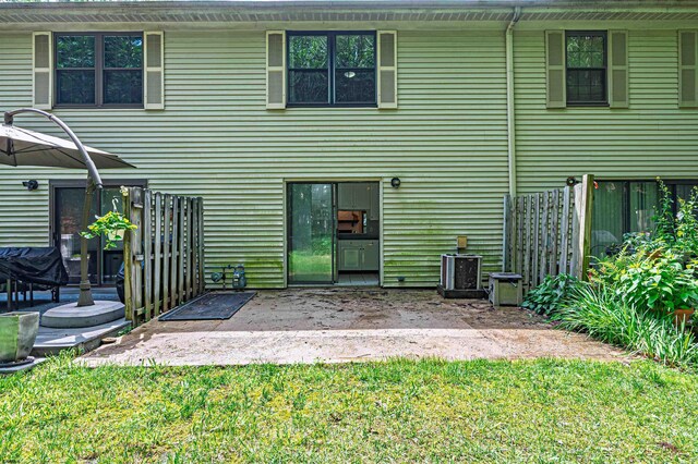 298 Mattix Run Unit 298, Galloway Township, NJ 08205 - back of house with a lawn and a patio area