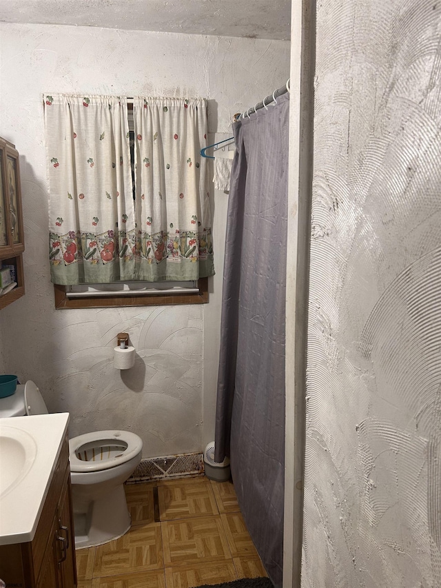 105 Lucille Dr, Egg Harbor Township, NJ 08234 - full bath featuring vanity and curtained shower