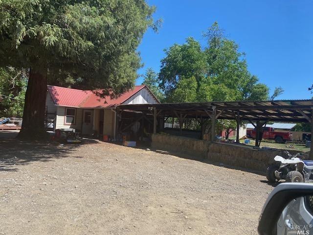 Listing photo 3 for 23925 Eberle St, Covelo CA 95428