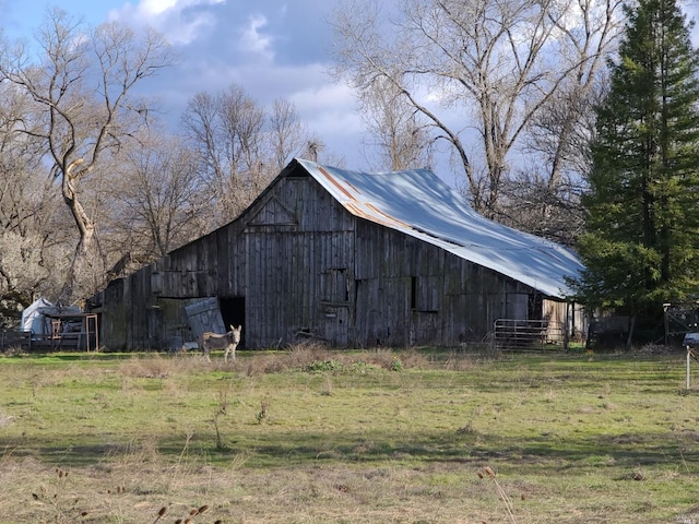 view of outdoor structure