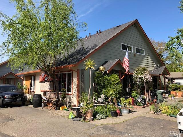 1109 Evans Dr, Santa Rosa, CA 95405 - view of front of home